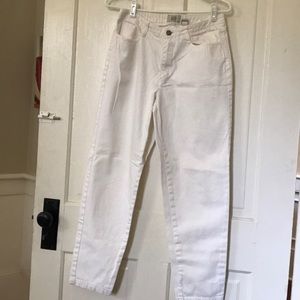 Classic Gap white cotton pants